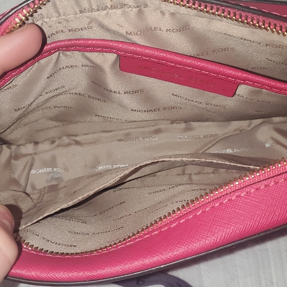 Michael Kors Crossbody - Picture 5 of 6